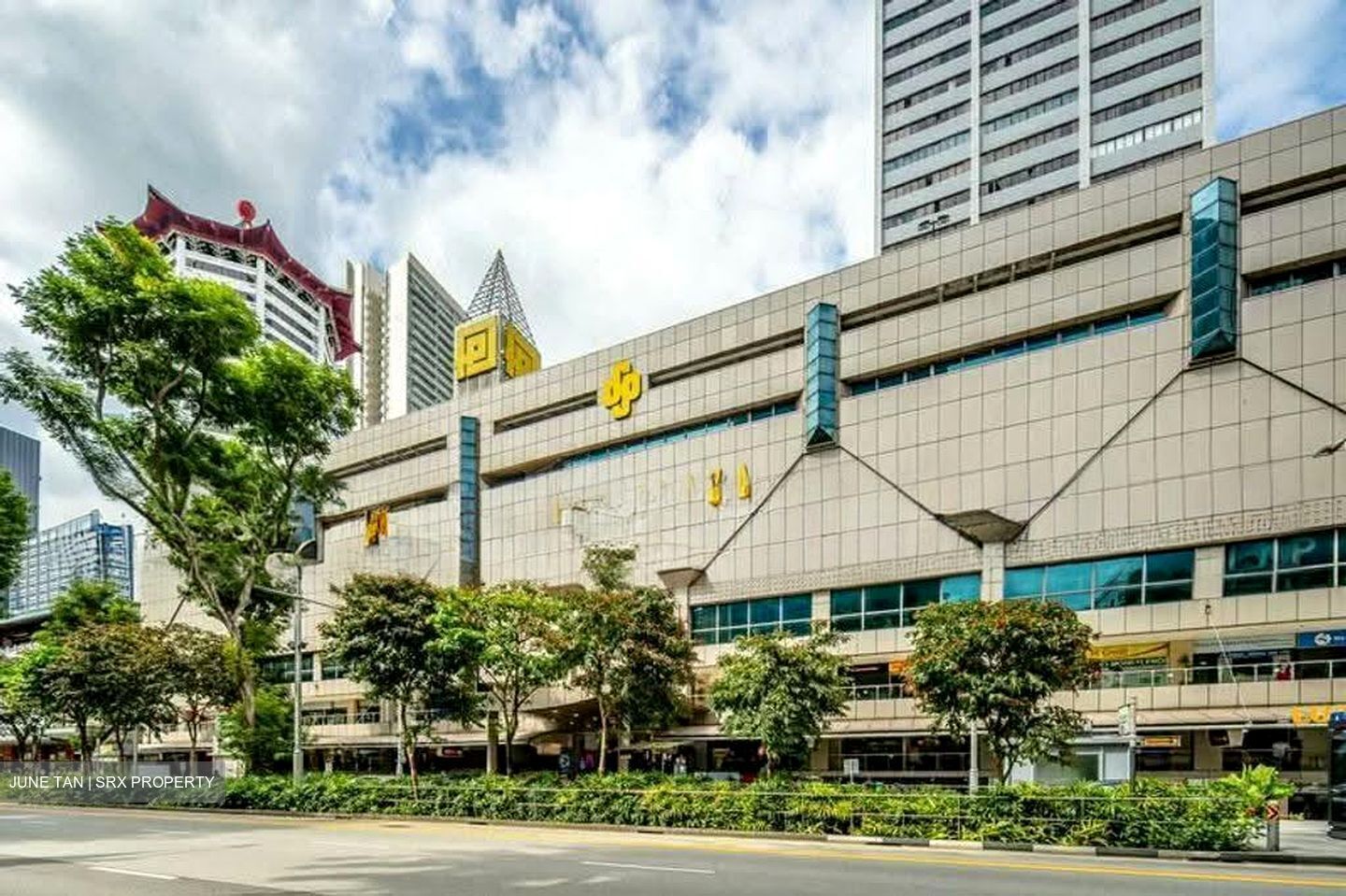 Lucky Plaza (D9), Shop House #622553021